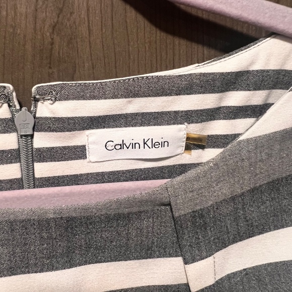 Calvin Klein Grey & White Striped Sheath Dress with Belt – Size 10 - Picture 3 of 5